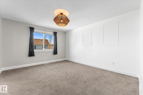 9 Spring Link, Spruce Grove, AB - Indoor Photo Showing Other Room