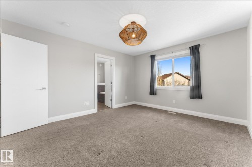 9 Spring Link, Spruce Grove, AB - Indoor Photo Showing Other Room