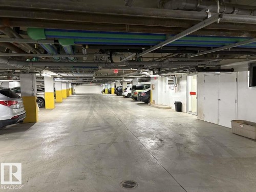 301 11140 68 Avenue Nw, Edmonton, AB - Indoor Photo Showing Garage