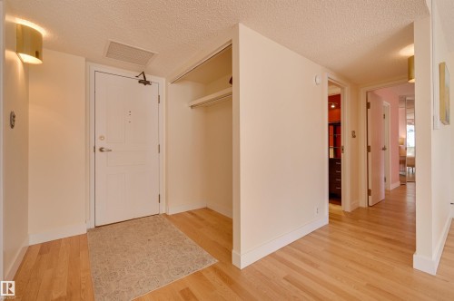 205 8340 Jasper Avenue, Edmonton, AB - Indoor Photo Showing Other Room