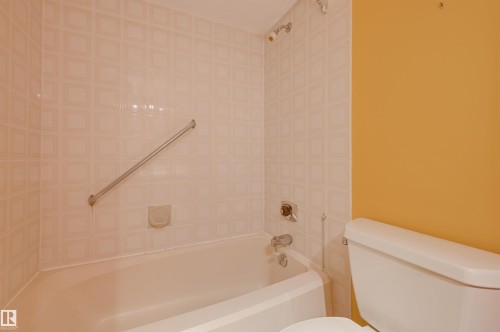 205 8340 Jasper Avenue, Edmonton, AB - Indoor Photo Showing Bathroom