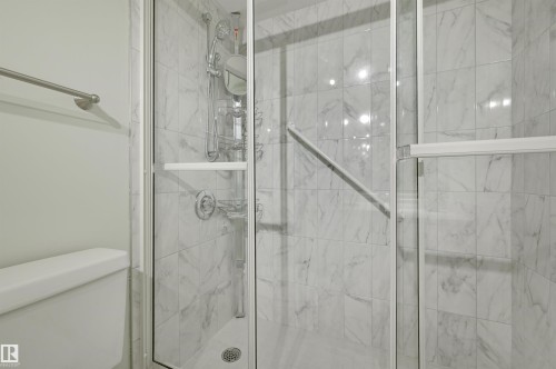 205 8340 Jasper Avenue, Edmonton, AB - Indoor Photo Showing Bathroom