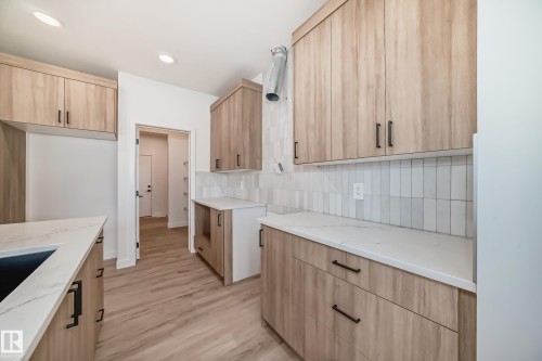 20616 43 Avenue, Edmonton, AB - Indoor Photo Showing Kitchen