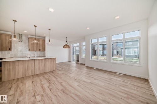 20616 43 Avenue, Edmonton, AB - Indoor Photo Showing Kitchen
