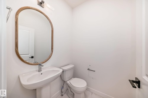 20616 43 Avenue, Edmonton, AB - Indoor Photo Showing Bathroom