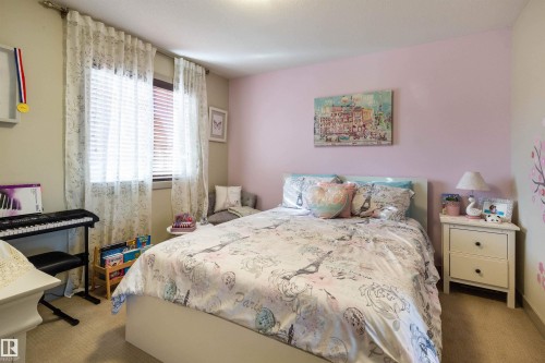 52 1150 Windermere Way, Edmonton, AB - Indoor Photo Showing Bedroom