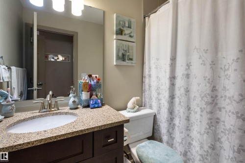 52 1150 Windermere Way, Edmonton, AB - Indoor Photo Showing Bathroom