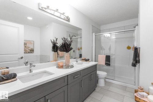 5019 Cawsey Link, Edmonton, AB - Indoor Photo Showing Bathroom