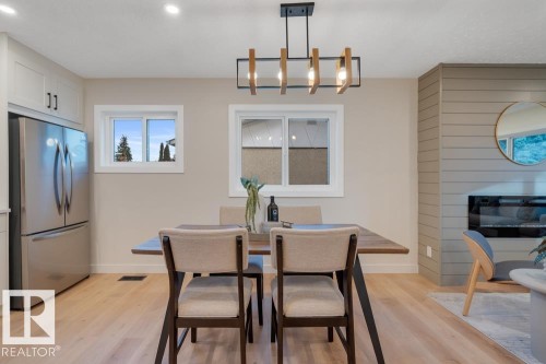 15022 86 Avenue, Edmonton, AB - Indoor Photo Showing Dining Room