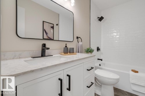 15022 86 Avenue, Edmonton, AB - Indoor Photo Showing Bathroom