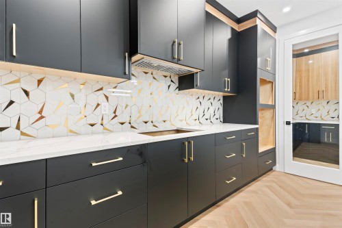 340 Roberts Wynd, Leduc, AB - Indoor Photo Showing Kitchen