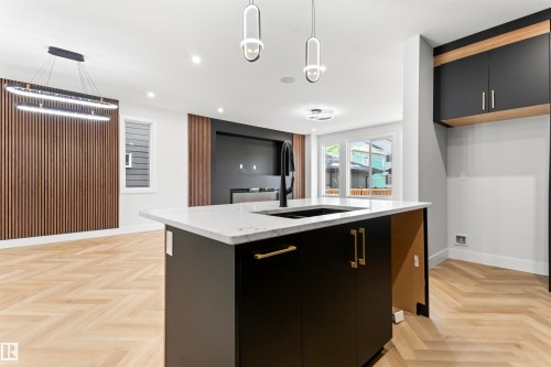 340 Roberts Wynd, Leduc, AB - Indoor Photo Showing Kitchen With Double Sink