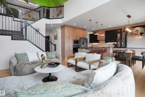3327 Chernowsi Way, Edmonton, AB - Indoor Photo Showing Living Room