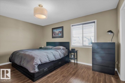 625 Allard Boulevard, Edmonton, AB - Indoor Photo Showing Bedroom