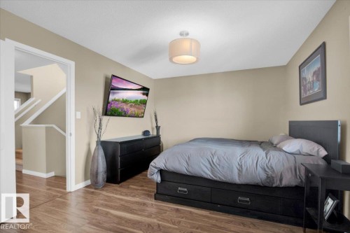 625 Allard Boulevard, Edmonton, AB - Indoor Photo Showing Bedroom