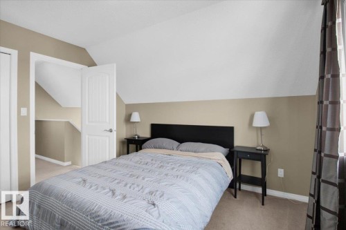 625 Allard Boulevard, Edmonton, AB - Indoor Photo Showing Bedroom