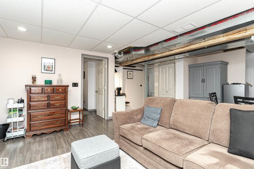 38 Rue Bouchard, Beaumont, AB - Indoor