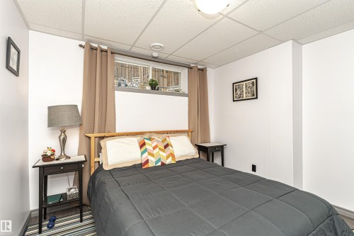 38 Rue Bouchard, Beaumont, AB - Indoor Photo Showing Bedroom