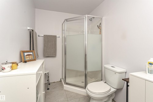 38 Rue Bouchard, Beaumont, AB - Indoor Photo Showing Bathroom