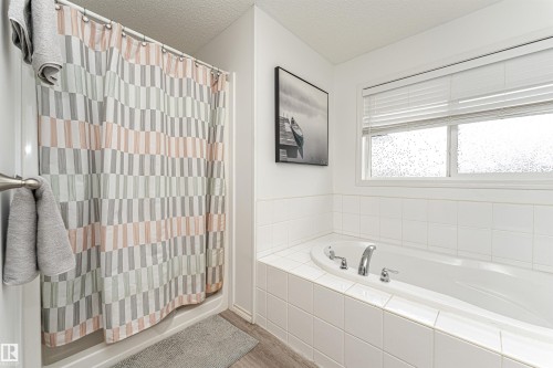 38 Rue Bouchard, Beaumont, AB - Indoor Photo Showing Bathroom