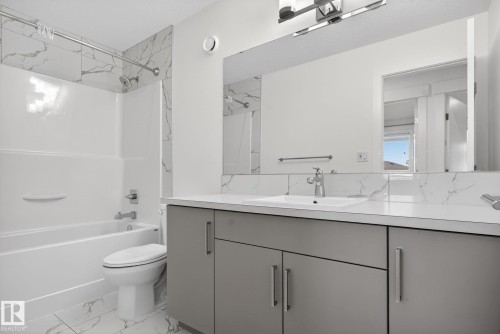 1096 Secord Promenade, Edmonton, AB - Indoor Photo Showing Bathroom