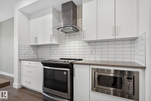 1096 Secord Promenade, Edmonton, AB - Indoor Photo Showing Kitchen With Upgraded Kitchen