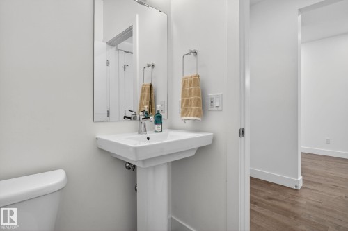 1096 Secord Promenade, Edmonton, AB - Indoor Photo Showing Bathroom