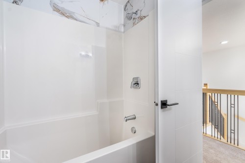 2032 210 Street, Edmonton, AB - Indoor Photo Showing Bathroom