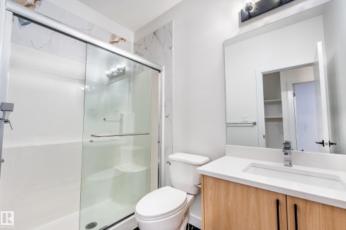 2032 210 Street, Edmonton, AB - Indoor Photo Showing Bathroom