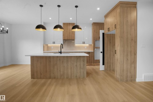 987 Elderberry Landing, Edmonton, AB - Indoor Photo Showing Kitchen