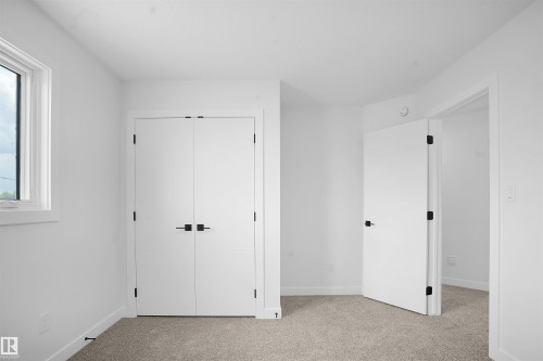 987 Elderberry Landing, Edmonton, AB - Indoor Photo Showing Other Room