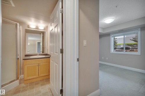 121 13005 140 Avenue, Edmonton, AB - Indoor Photo Showing Other Room