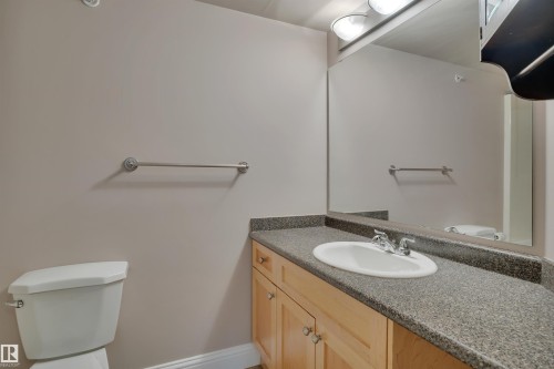 121 13005 140 Avenue, Edmonton, AB - Indoor Photo Showing Bathroom