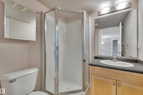 121 13005 140 Avenue, Edmonton, AB - Indoor Photo Showing Bathroom