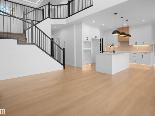 955 Elderberry Landing, Edmonton, AB - Indoor Photo Showing Kitchen