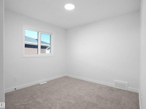 955 Elderberry Landing, Edmonton, AB - Indoor Photo Showing Other Room