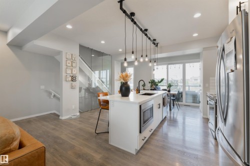 8273 CHAPPELLE Way  Edmonton, AB T6W 1A6