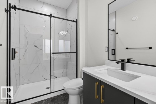 8450 Mayday Link, Edmonton, AB - Indoor Photo Showing Bathroom