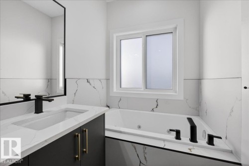 8450 Mayday Link, Edmonton, AB - Indoor Photo Showing Bathroom