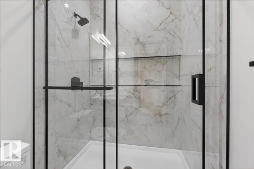 8450 Mayday Link, Edmonton, AB - Indoor Photo Showing Bathroom