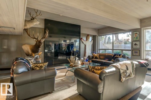 15415 Rio Terrace Drive, Edmonton, AB - Indoor Photo Showing Living Room