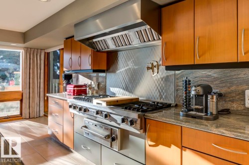 15415 Rio Terrace Drive, Edmonton, AB - Indoor Photo Showing Kitchen