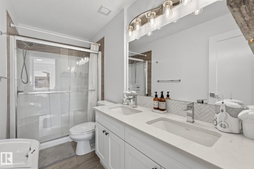 218 1316 Windermere Way, Edmonton, AB - Indoor Photo Showing Bathroom