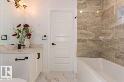 9740 152 Street, Edmonton, AB - Indoor Photo Showing Bathroom