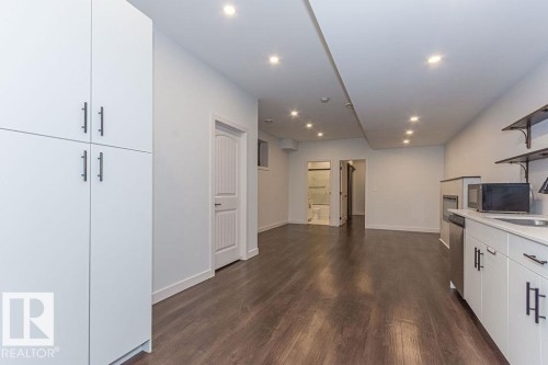 9740 152 Street, Edmonton, AB - Indoor Photo Showing Kitchen