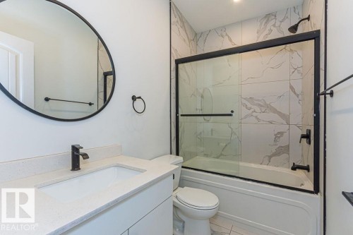 9740 152 Street, Edmonton, AB - Indoor Photo Showing Bathroom