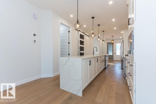 9740 152 Street, Edmonton, AB - Indoor