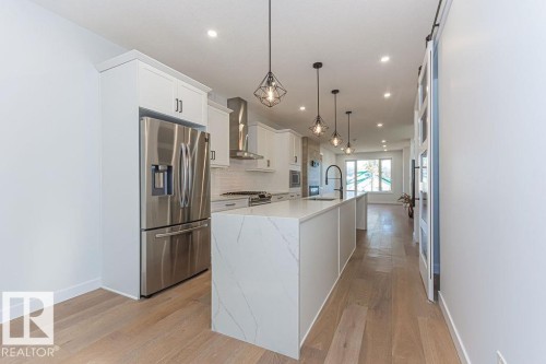 9740 152 Street, Edmonton, AB - Indoor Photo Showing Kitchen With Upgraded Kitchen