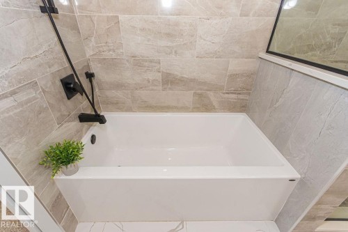 9740 152 Street, Edmonton, AB - Indoor Photo Showing Bathroom
