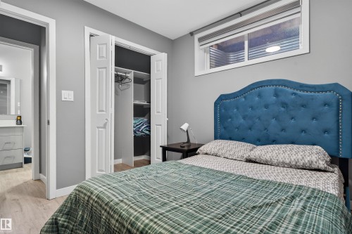 22512 80 Avenue Nw, Edmonton, AB - Indoor Photo Showing Bedroom